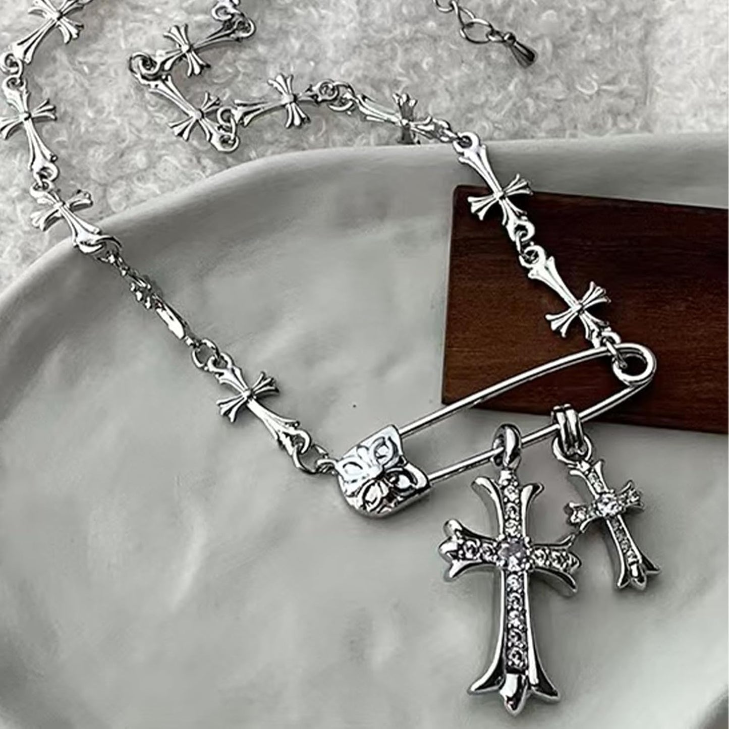 Silver Y2K Cross Pendant Necklace – Gothic Safety Pin Design